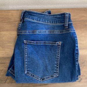 Maurice’s denim jeggings. L